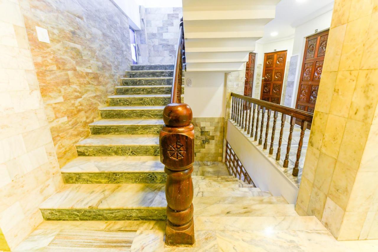 Kochi Oyo 11328 Hotel Chandrika Residency מראה חיצוני תמונה