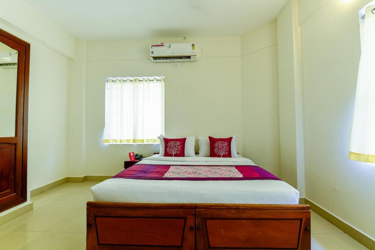 Kochi Oyo 11328 Hotel Chandrika Residency מראה חיצוני תמונה
