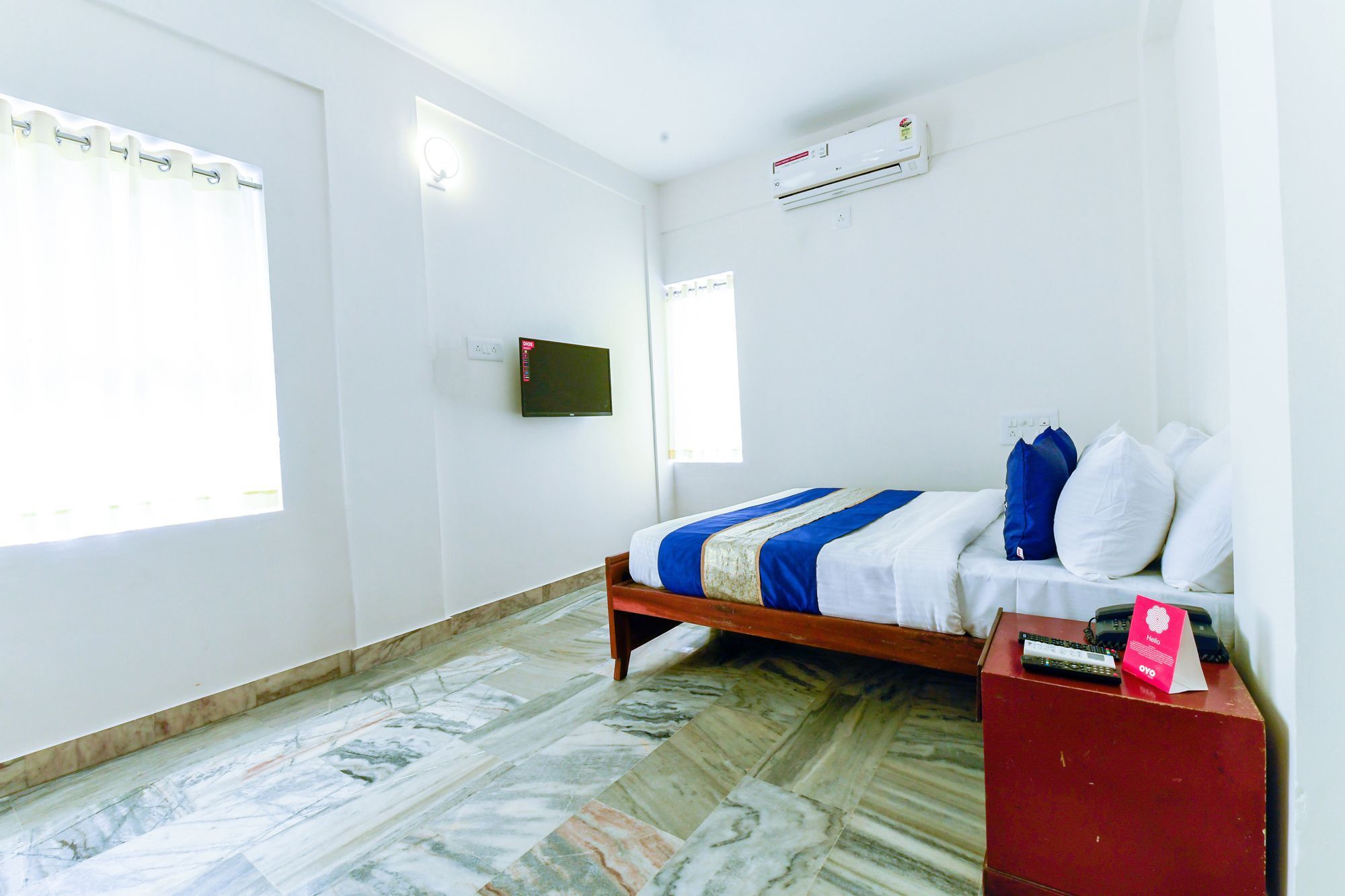 Kochi Oyo 11328 Hotel Chandrika Residency מראה חיצוני תמונה